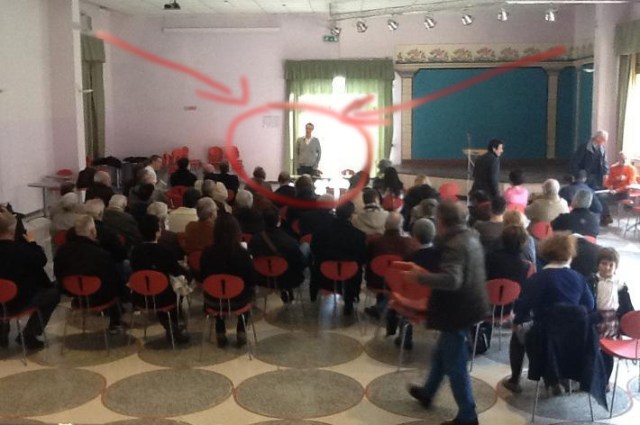 La novità MUGNAIOLI circondata da numerosi fans!!! 