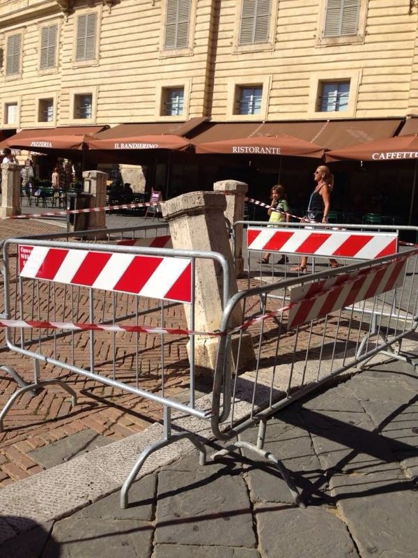 Avrà girato stretto un apino  del Comune?