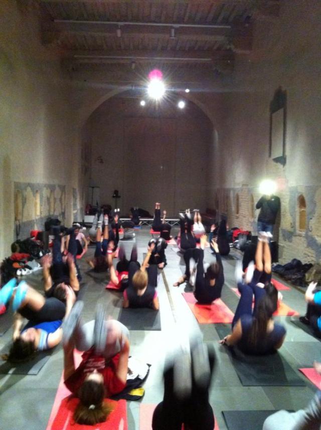 1960134_224160787788022_1006348092_n